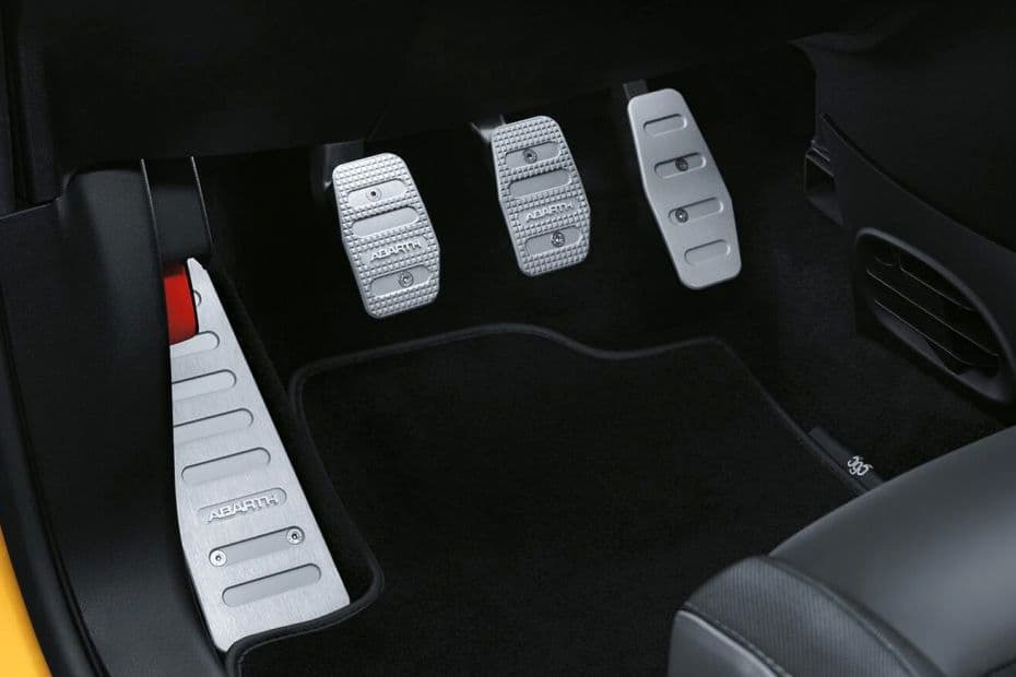 Abarth 595 Interior Image