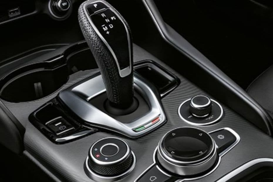 Alfa Romeo Giulia Gear Shifter