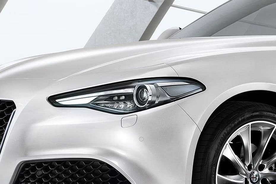 Alfa Romeo Giulia Headlight