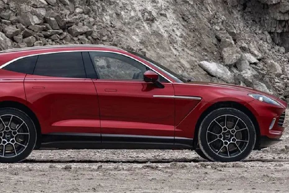 Aston Martin DBX Right side 