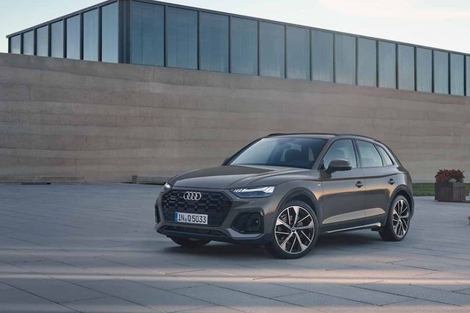 Audi Q5 Left Side View