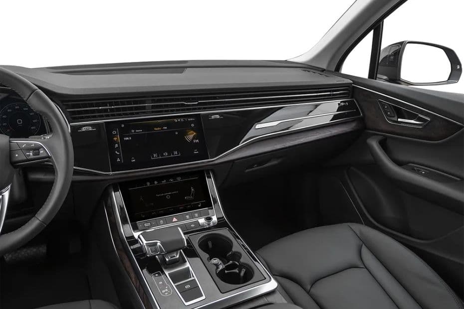 Audi Q7 Dashboard Side View