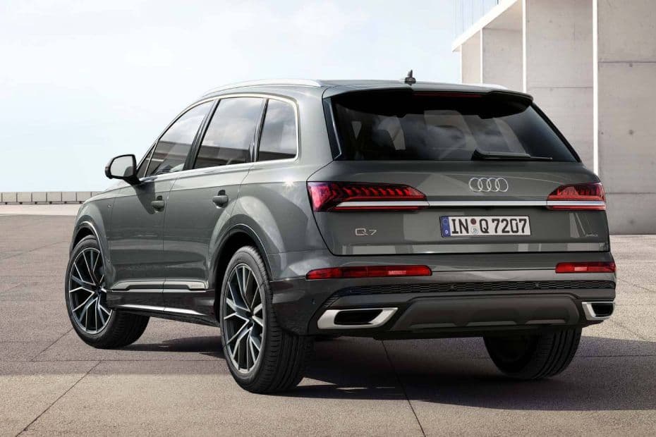 Audi Q7 Rear Left Side View