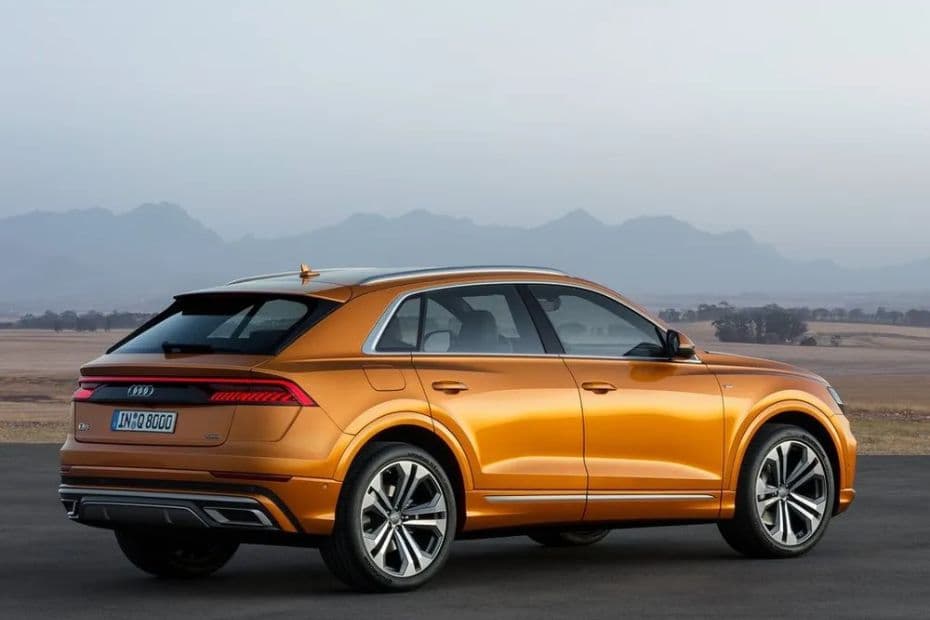 Audi Q8 Right Side View