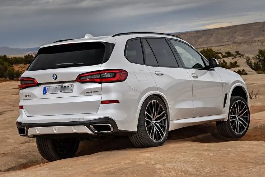 BMW X5 Right Side Rear View
