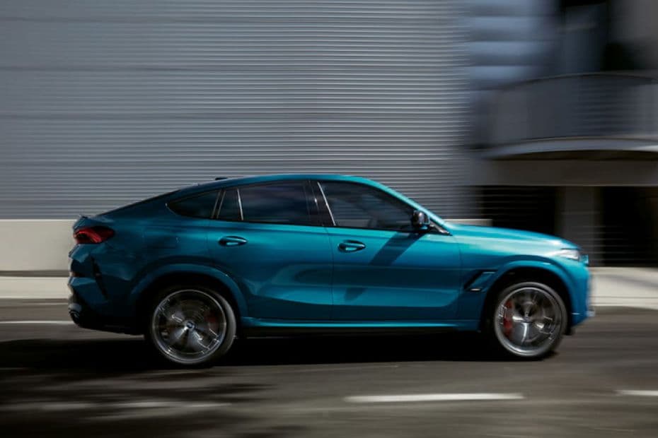 BMW X6 Right Side View