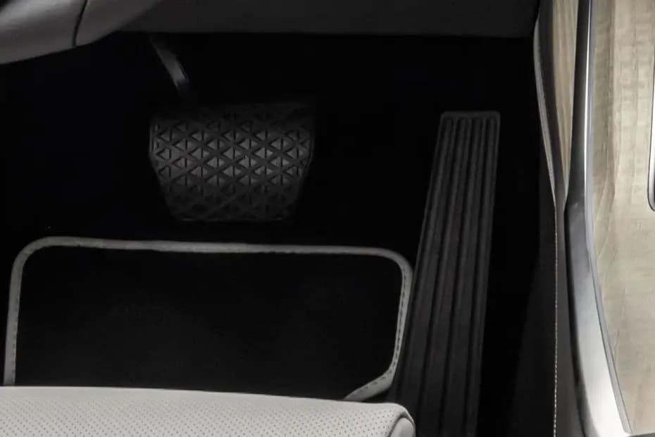 BMW X7 Foot Controls
