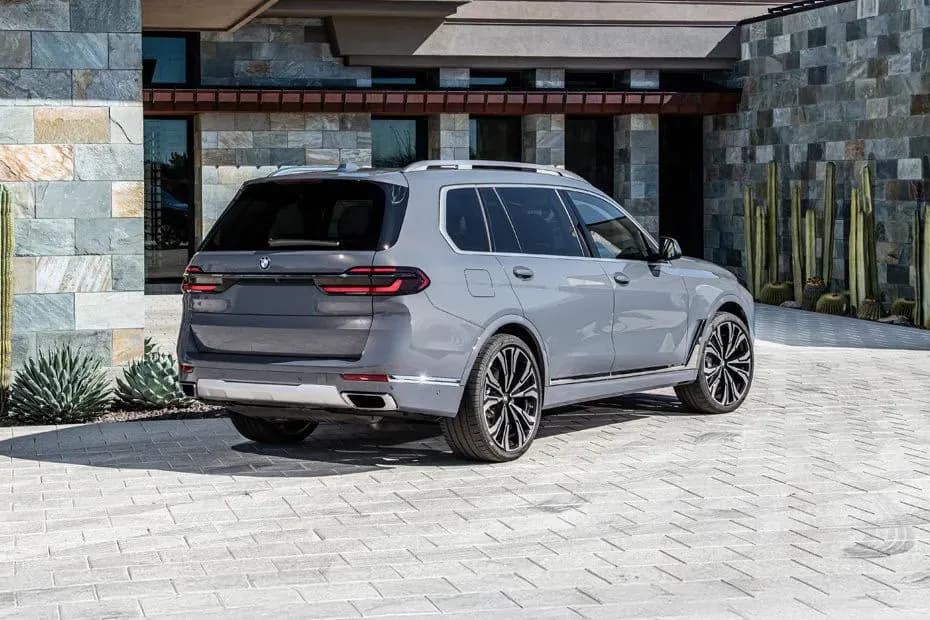 BMW X7 Right Rear Three Quarter