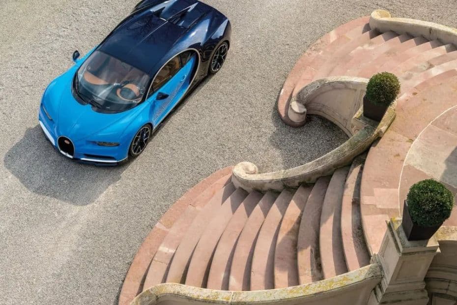Bugatti Chiron Top View 