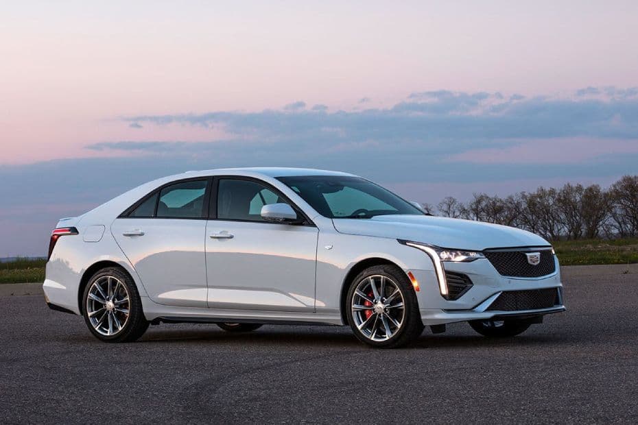 Cadillac CT4 Right Side view