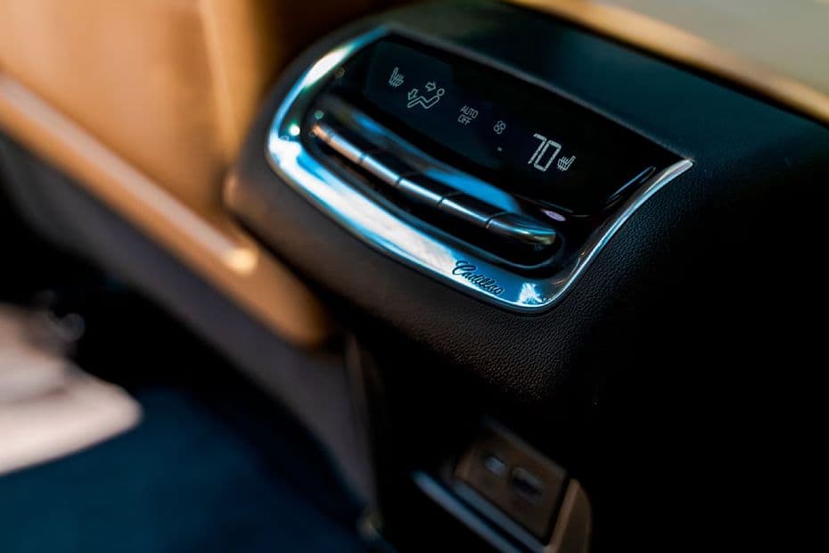 Cadillac XT6 Rear AC Control