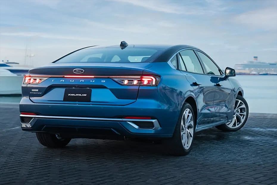 Ford Taurus Rear Right Side View