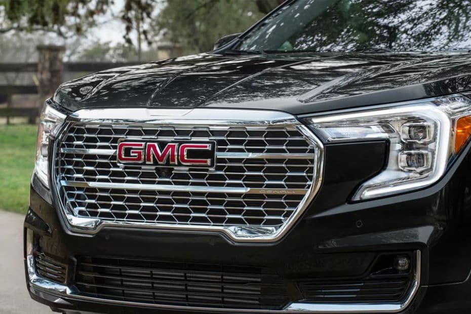 GMC Terrain Denali Front Grille 