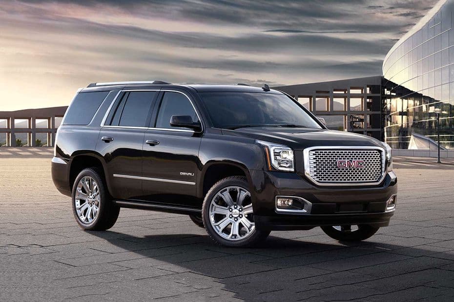 GMC Yukon Denali Right Side View