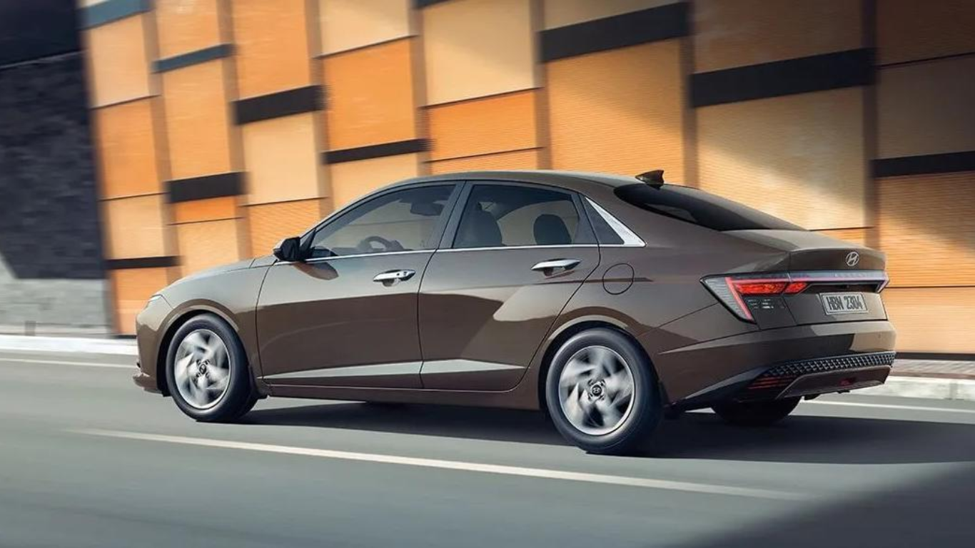 Top 5 Compact Cars Ideal for City Driving in Dubai