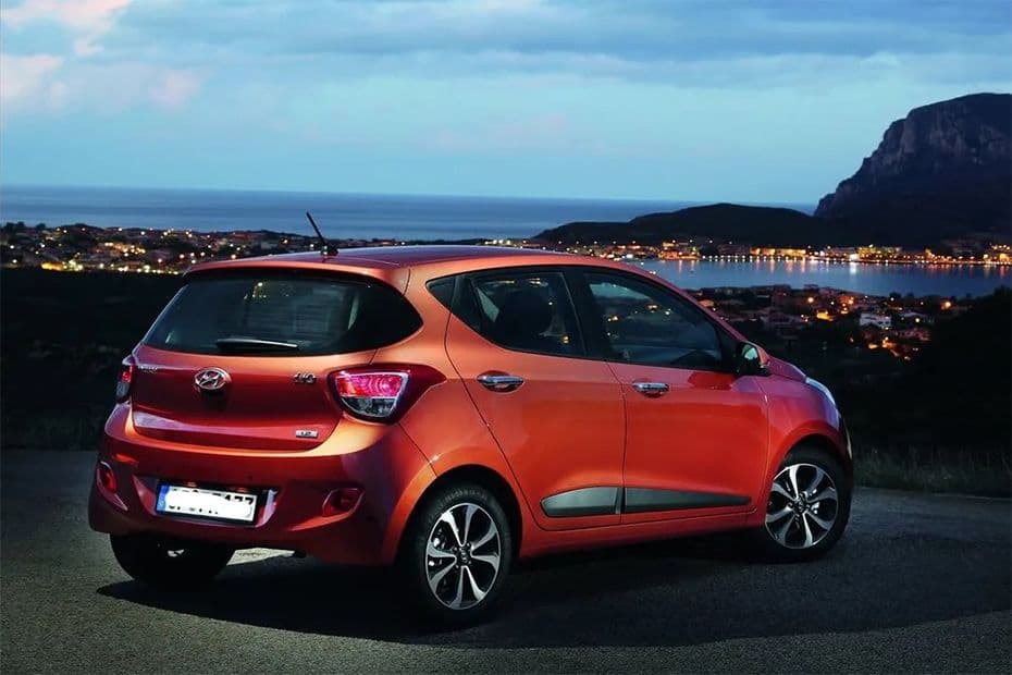 Hyundai Grand i10 Rear Side View