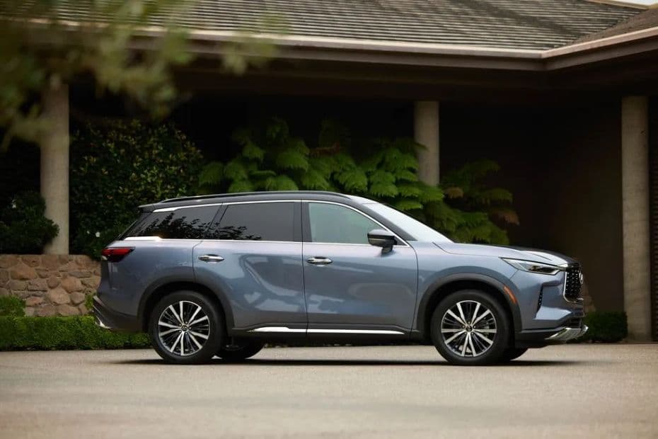 Infiniti QX60 Side View