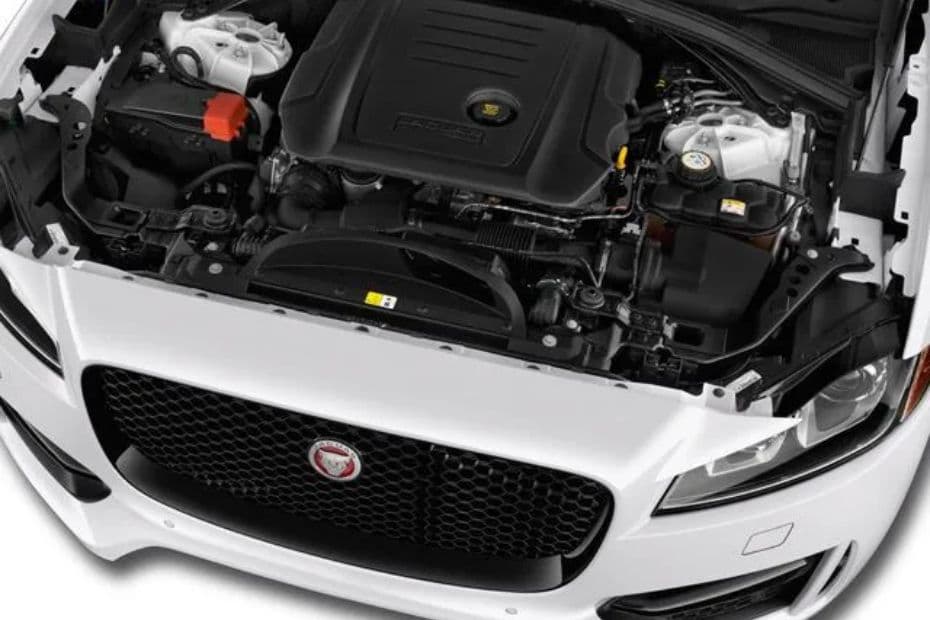 Jaguar F-Pace Engine