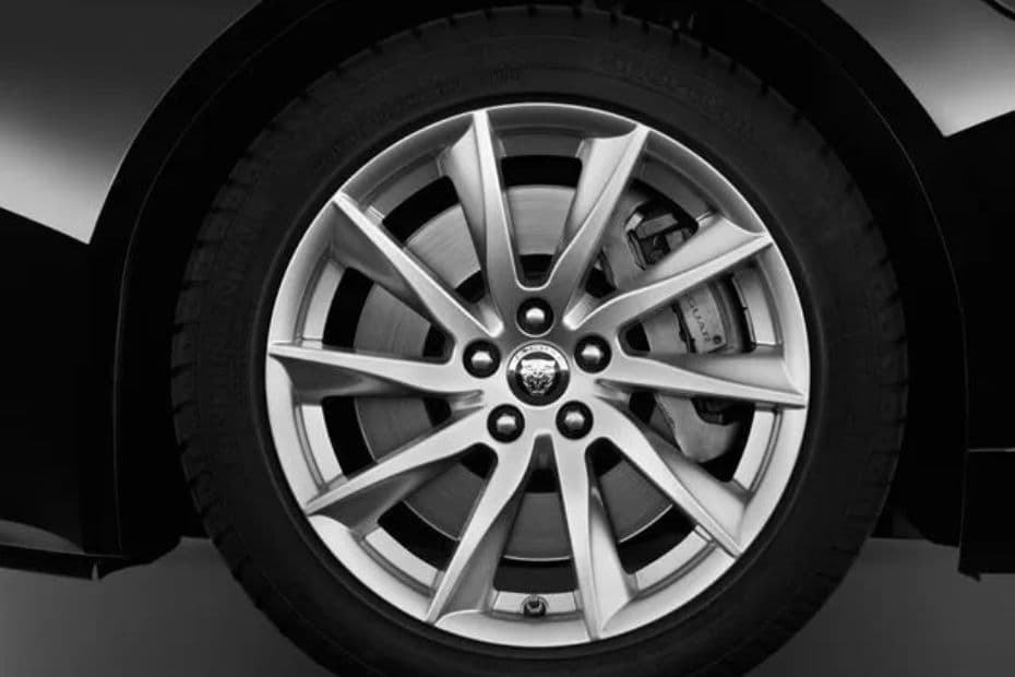 Jaguar F-Type Convertible Wheel