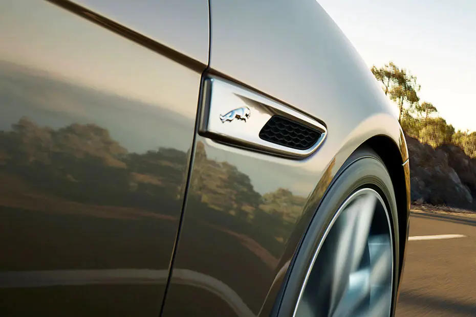 Jaguar XF Logo 