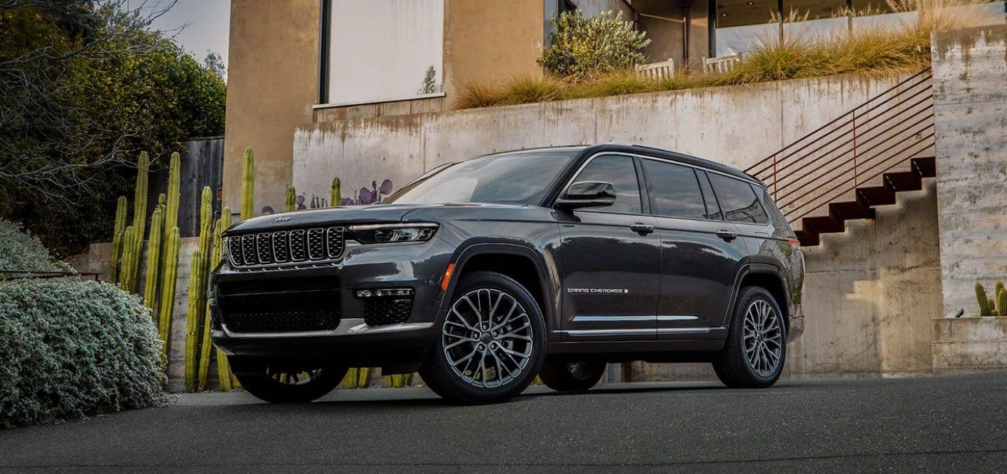 [2025] Jeep Grand Cherokee Review: A Family-Friendly Luxury SUV