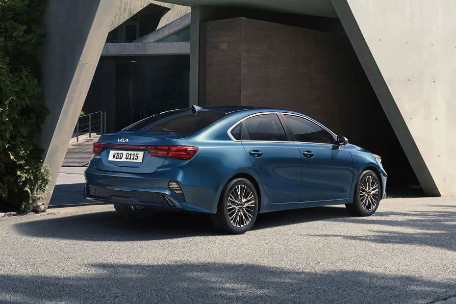 Kia Cerato Right Side View