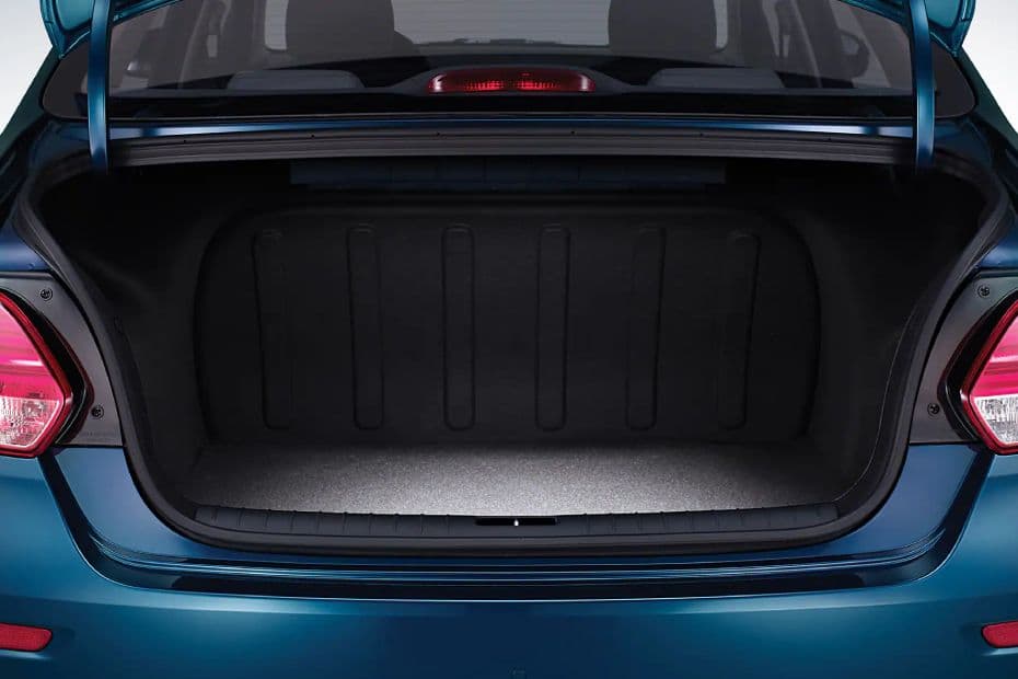 Kia Pegas Boot Space