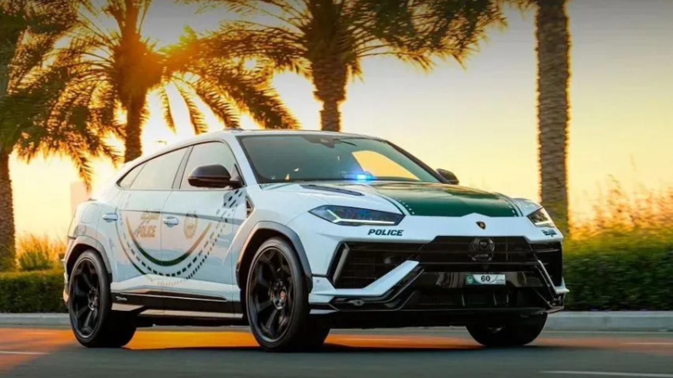 The Dubai Police fleet welcomes the addition of the Lamborghini Urus Performante