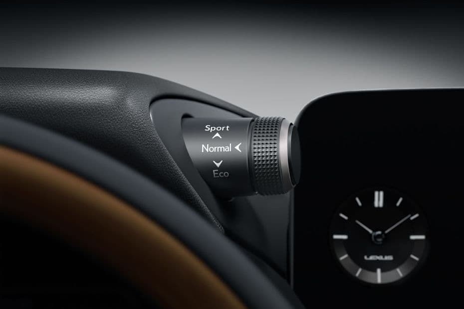 Lexus ES Driving Model