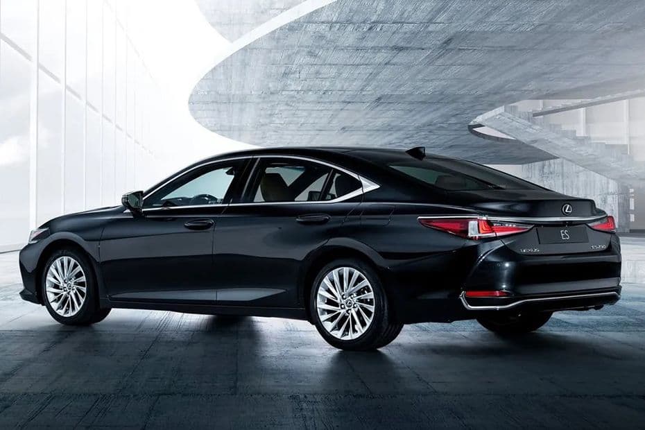 Lexus ES Left Side View