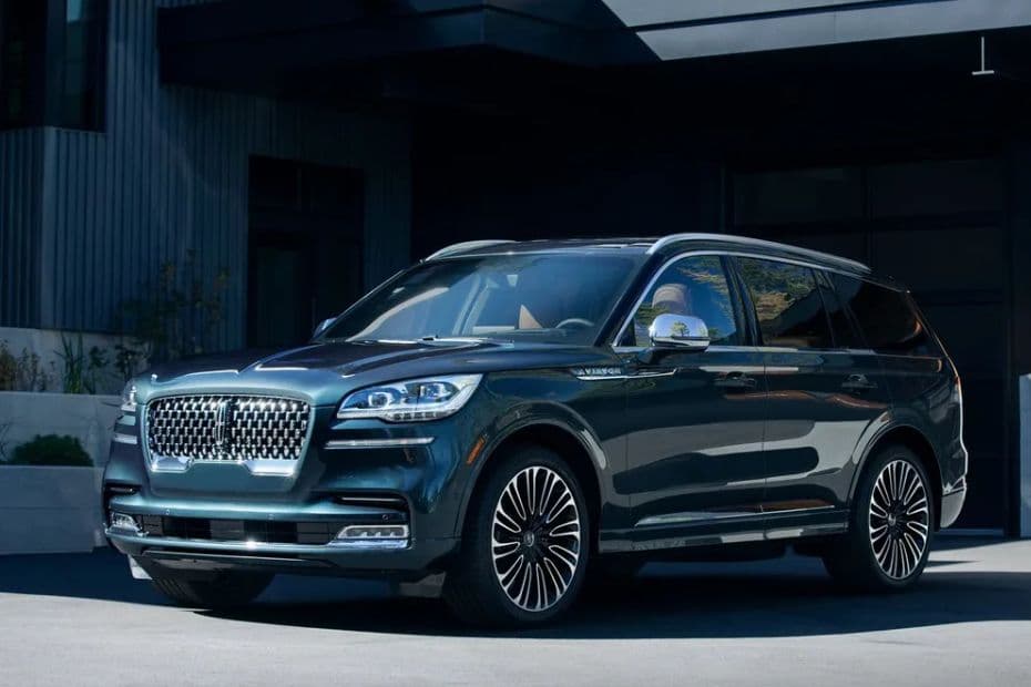 Lincoln Aviator Left Side View