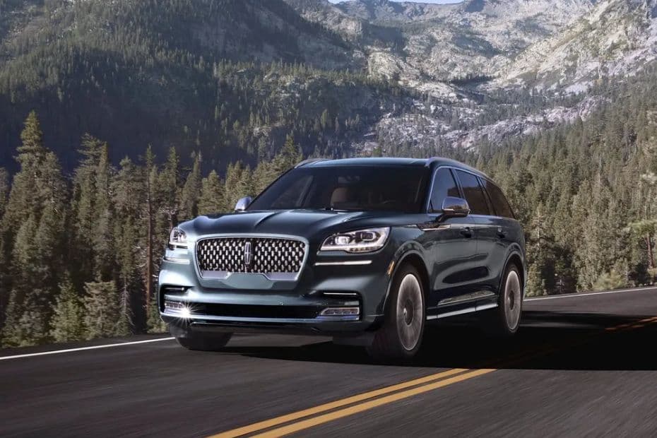 Lincoln Aviator Left Side View