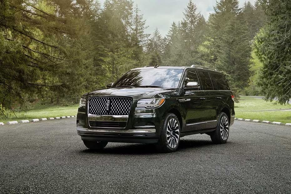 Lincoln Navigator Left Side View
