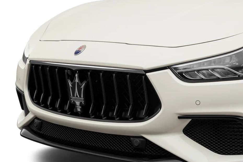 Maserati Ghibli Grille
