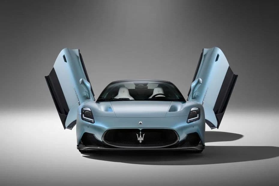 Maserati MC20 Cielo Front View