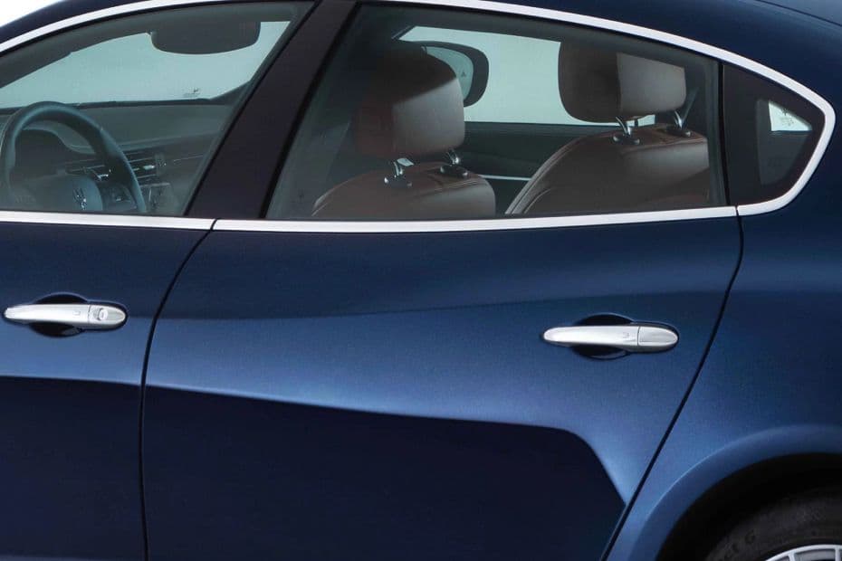 Maserati Quattroporte Side Door