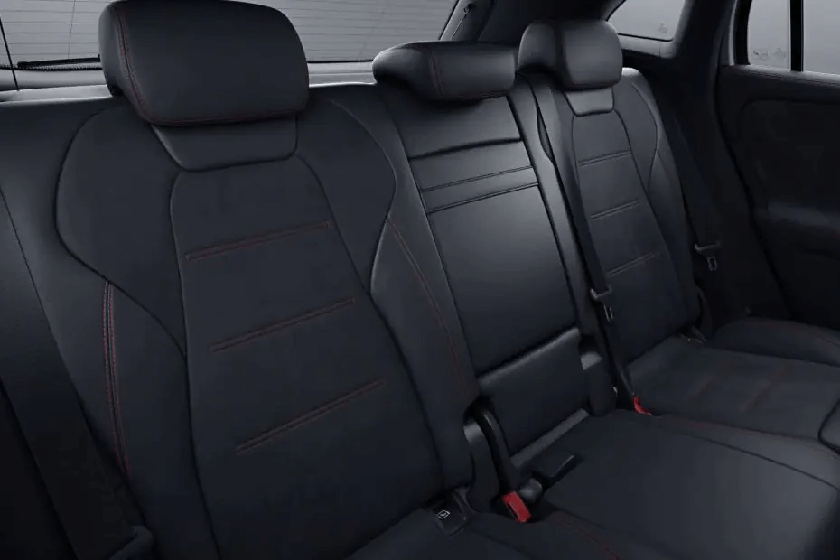  Mercedes-Benz GLA Rear Seat