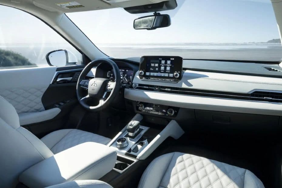 Mitsubishi Outlander Dashboard