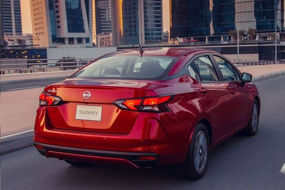 Nissan Sunny Right Side View