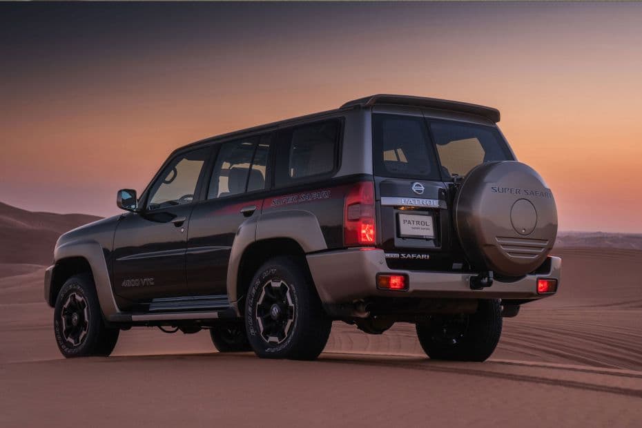 Nissan Patrol Safari Rear Side View