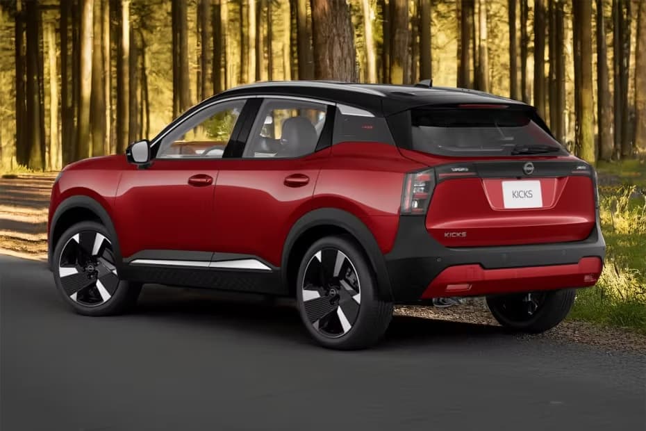 Nissan Kicks 2026 Rear Cross Side View