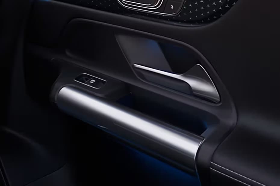 Mercedes-Benz EQA Door Handel And Controls