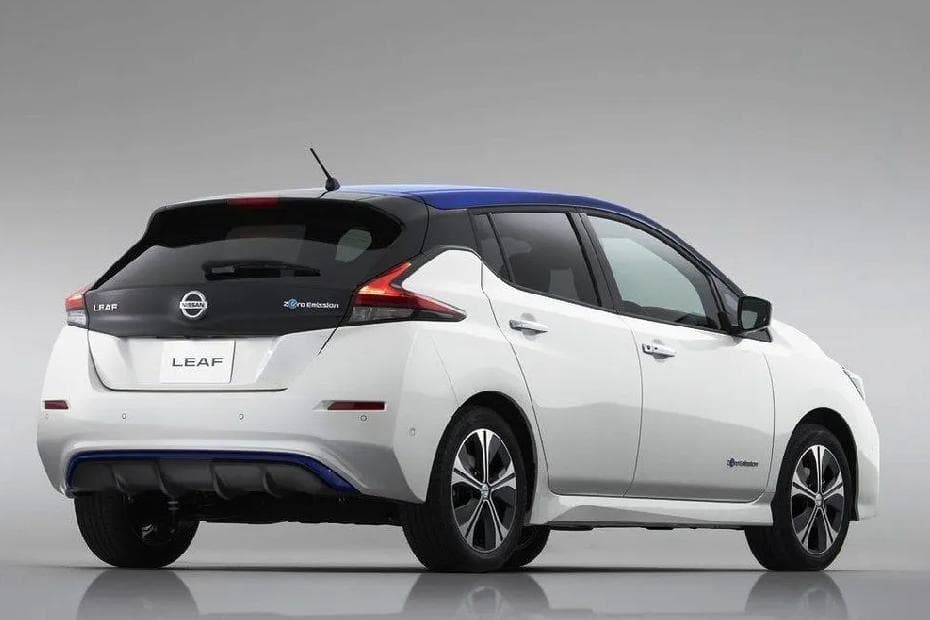 Nissan Leaf right Side View