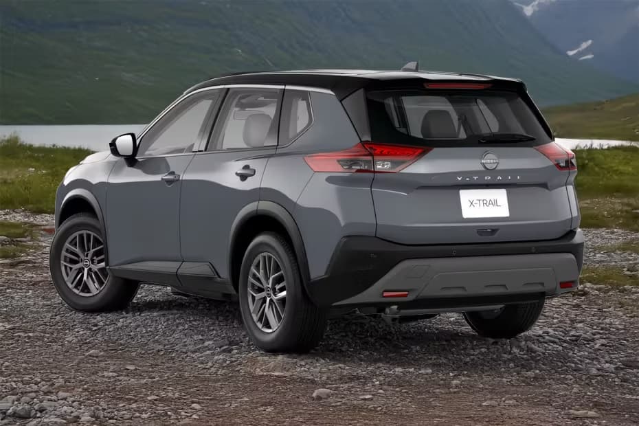 Nissan X Trail Rear Cross Side View