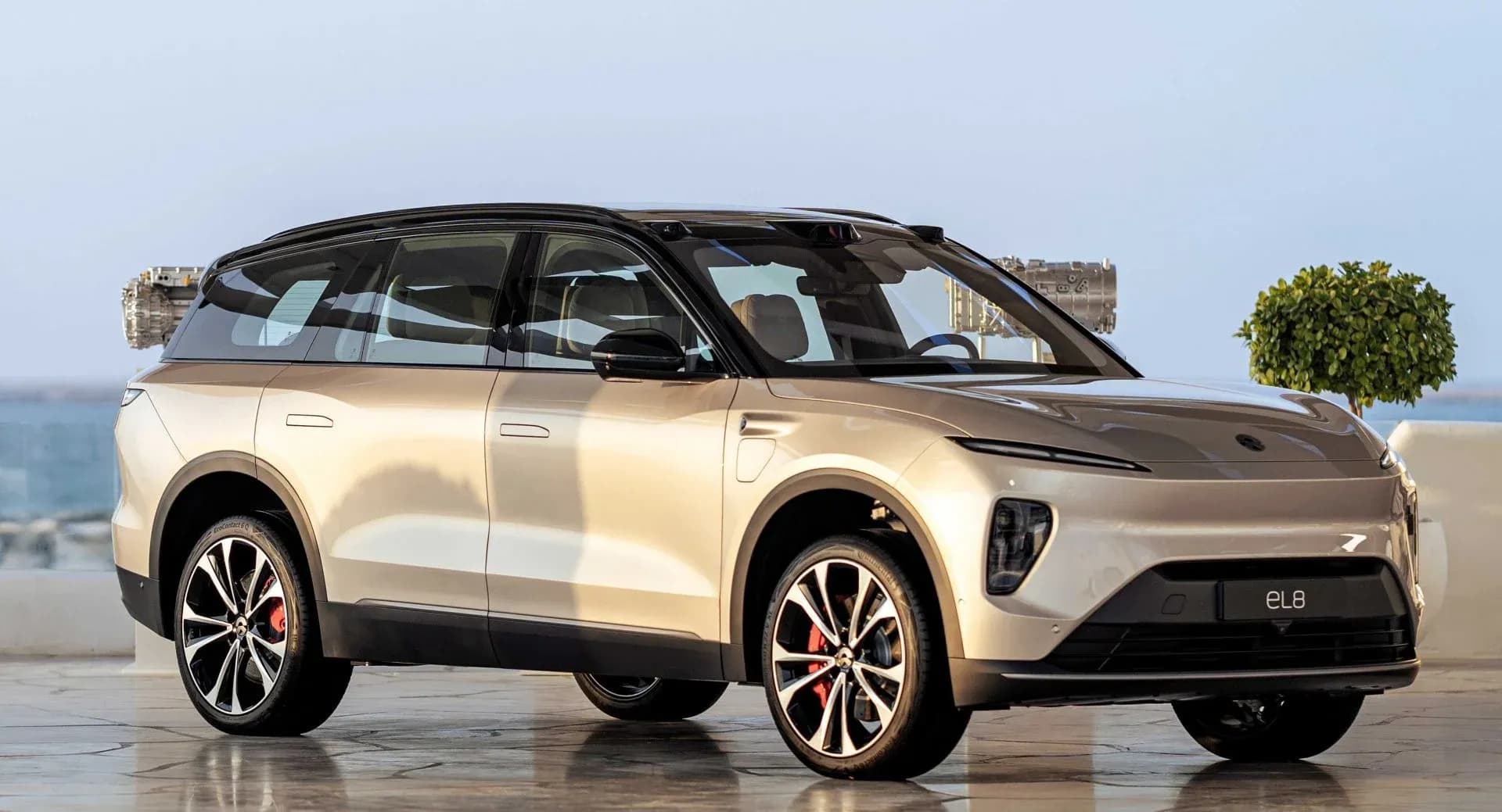 NIO EL8: Why Abu Dhabi's Luxury EV Swap Stations Change Everything