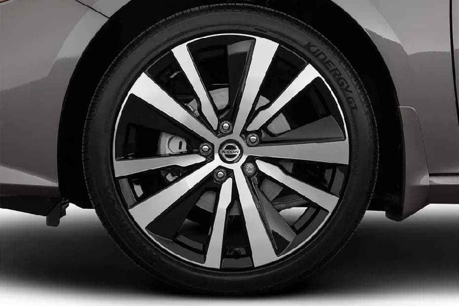 Nissan Altima Wheel
