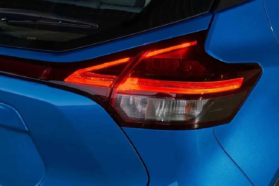 Nissan Kicks Tail Light