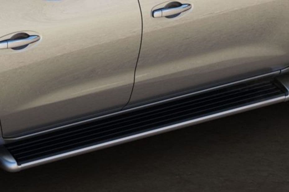 Nissan Navara Door