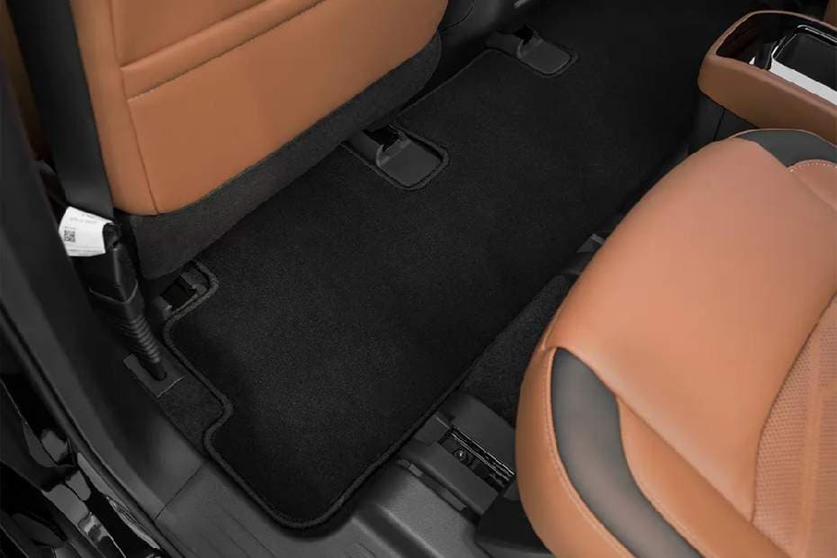 Nissan Pathfinder Interior Image
