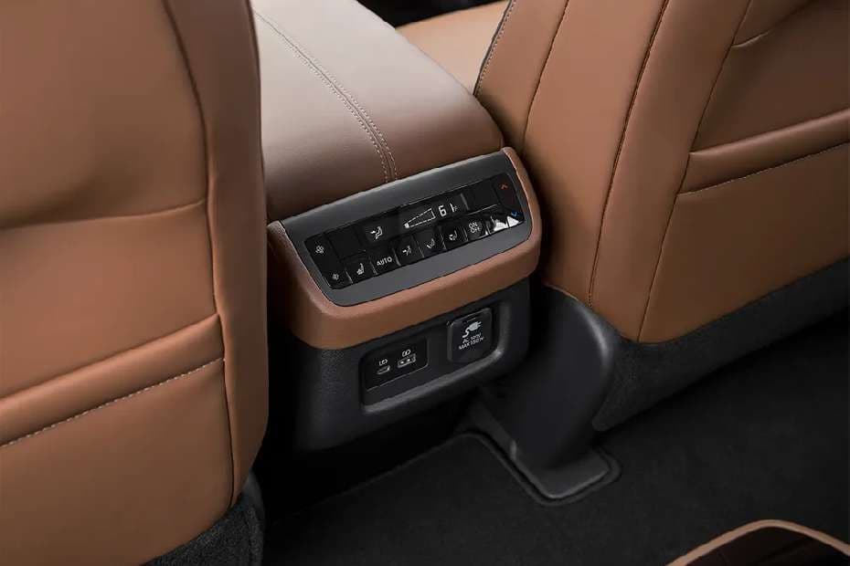 Nissan Pathfinder Interior Image